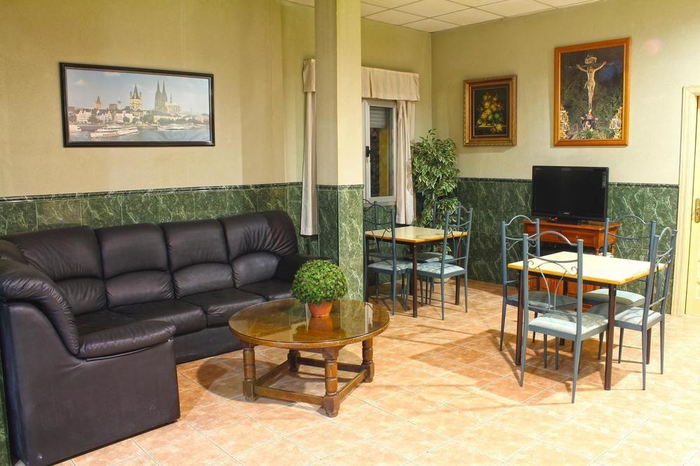 Hostal La Casa De Enfrente Málaga Exterior foto