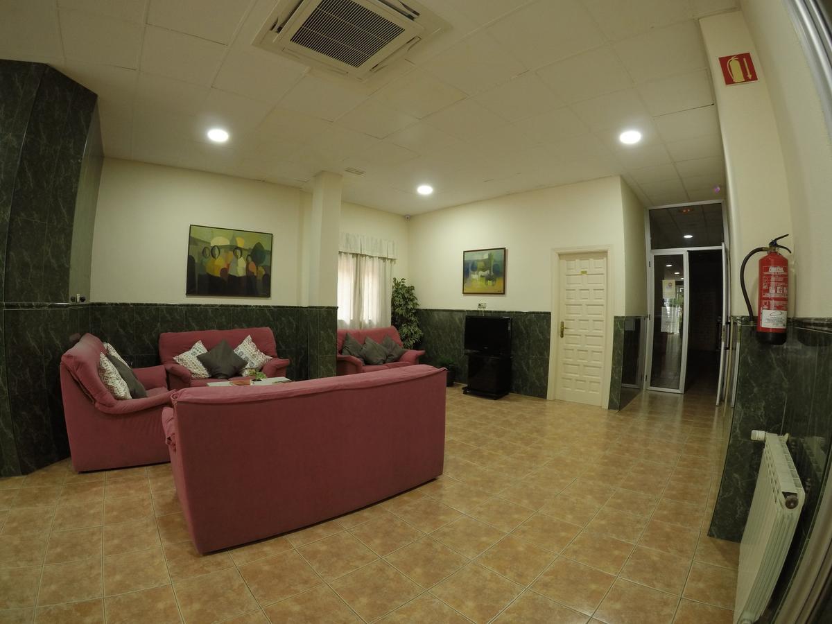 Hostal La Casa De Enfrente Málaga Exterior foto