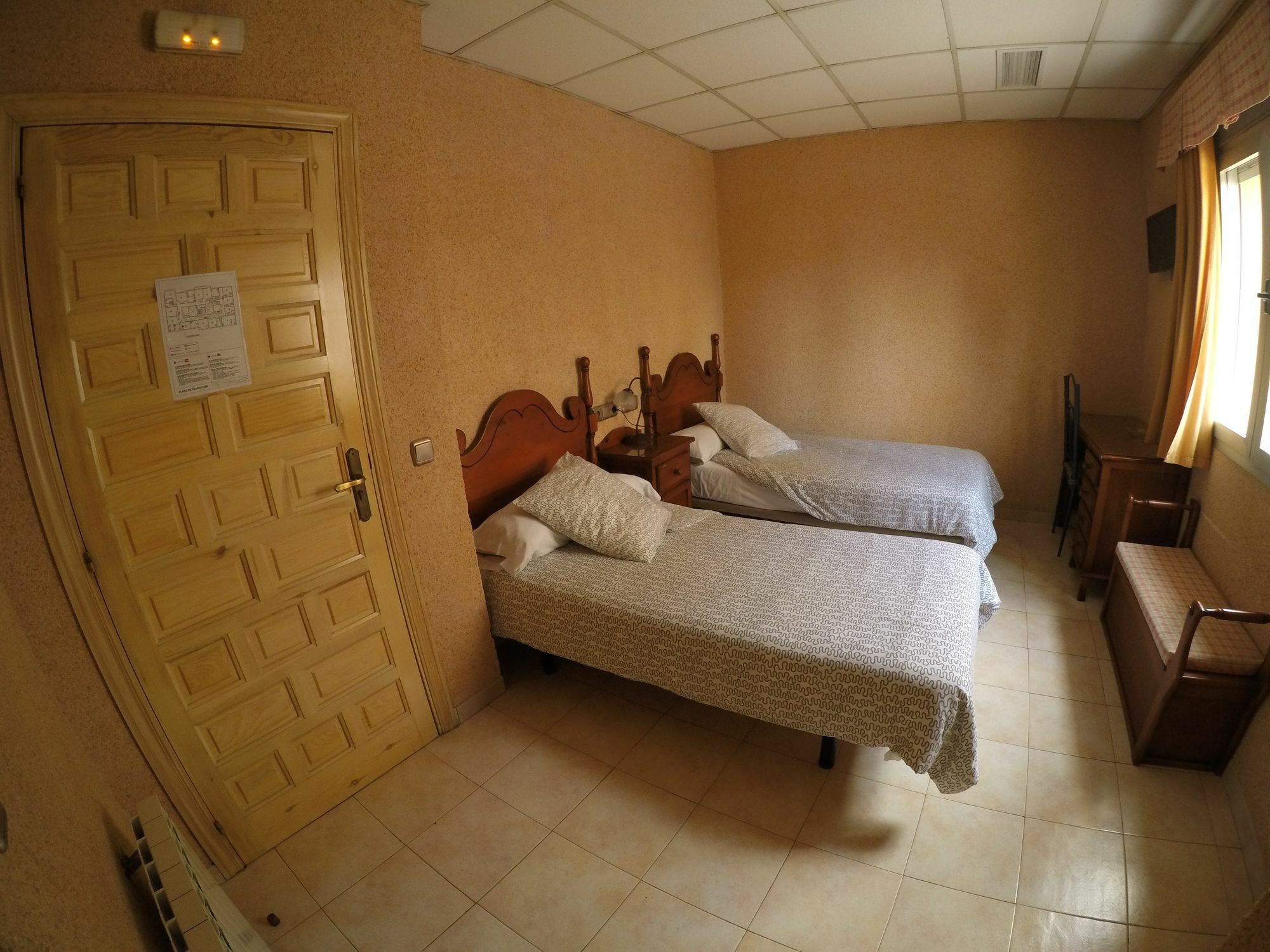 Hostal La Casa De Enfrente Málaga Exterior foto