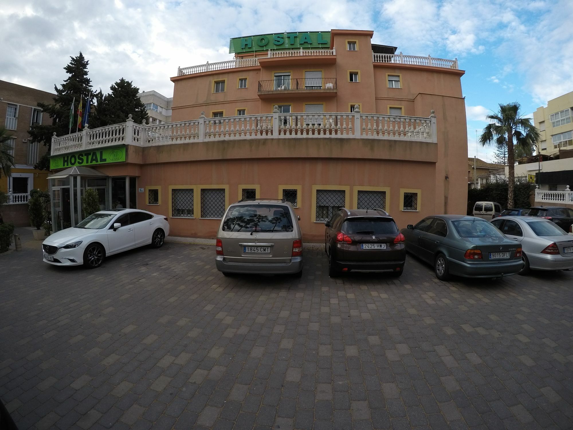 Hostal La Casa De Enfrente Málaga Exterior foto