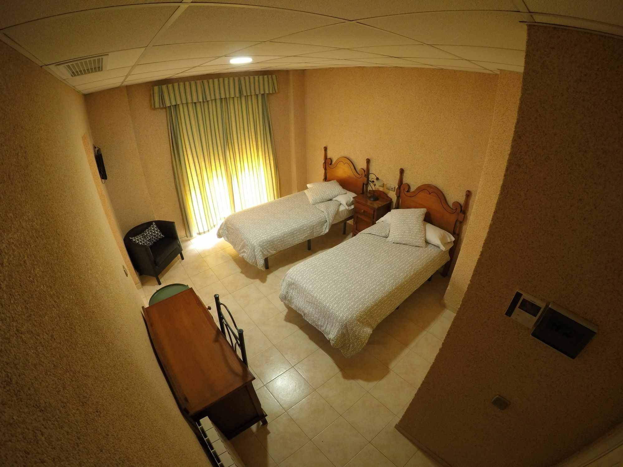 Hostal La Casa De Enfrente Málaga Exterior foto
